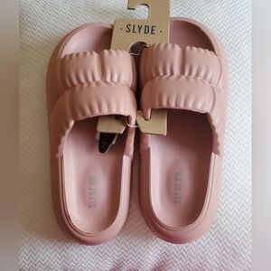 🌻Slyde Pouf Cushion Slide